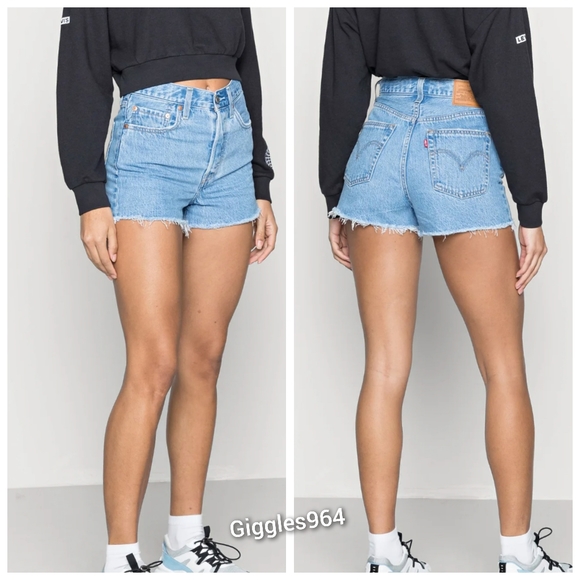 Levi's Ribcage Jean Denim Shorts in Bernal Medium Stonewash - Picture 5 of 6